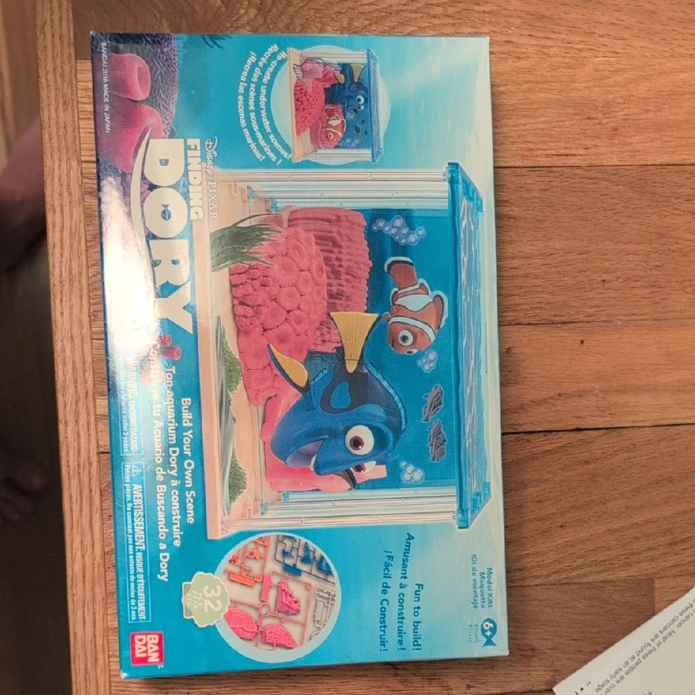 Disney Pixar Finding Dory Build-Your-Own Scene Toy - Blue/Pink